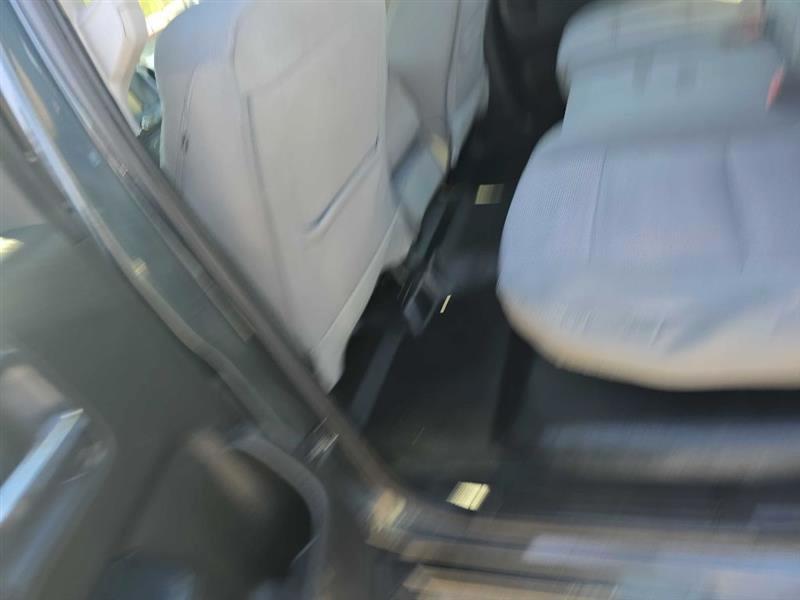 Chevrolet Silverado photo 14