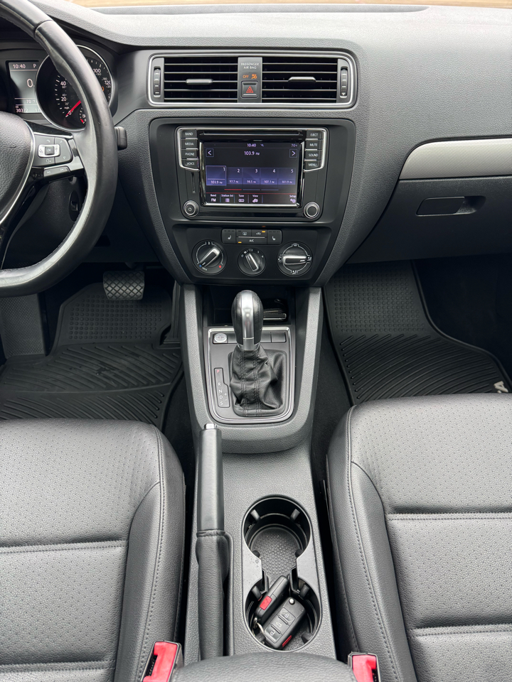 Volkswagen Jetta 1.4T SE 6A 2017 Volkswagen Jetta 1.4T SE 6A 2017