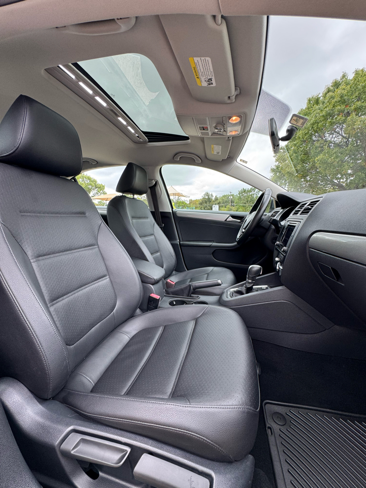 Volkswagen Jetta 1.4T SE 6A 2017 Volkswagen Jetta 1.4T SE 6A 2017