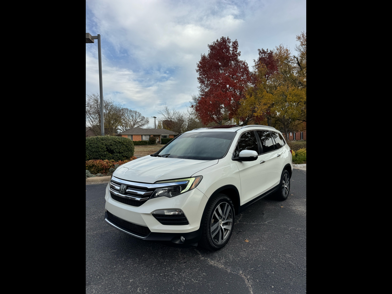 2016 Honda Pilot Touring's photo