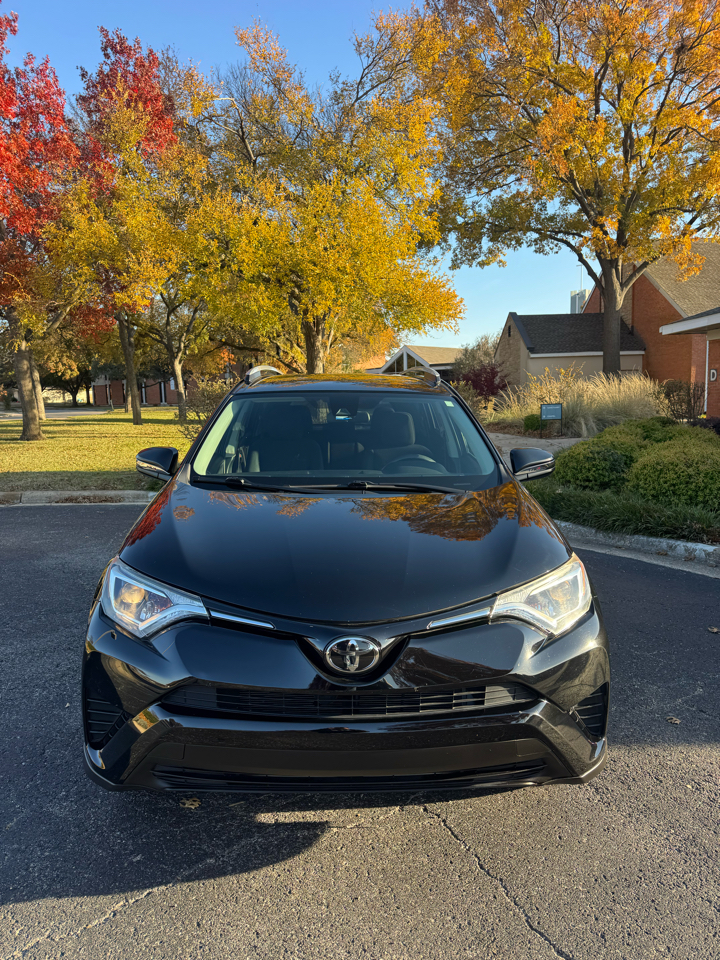 Toyota RAV4 LE FWD 2017