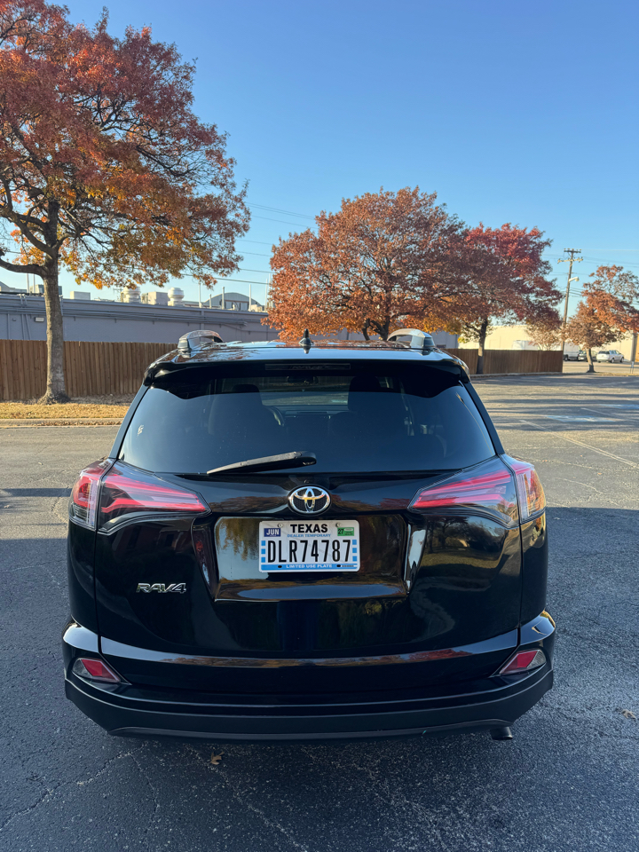 Toyota RAV4 LE FWD 2017