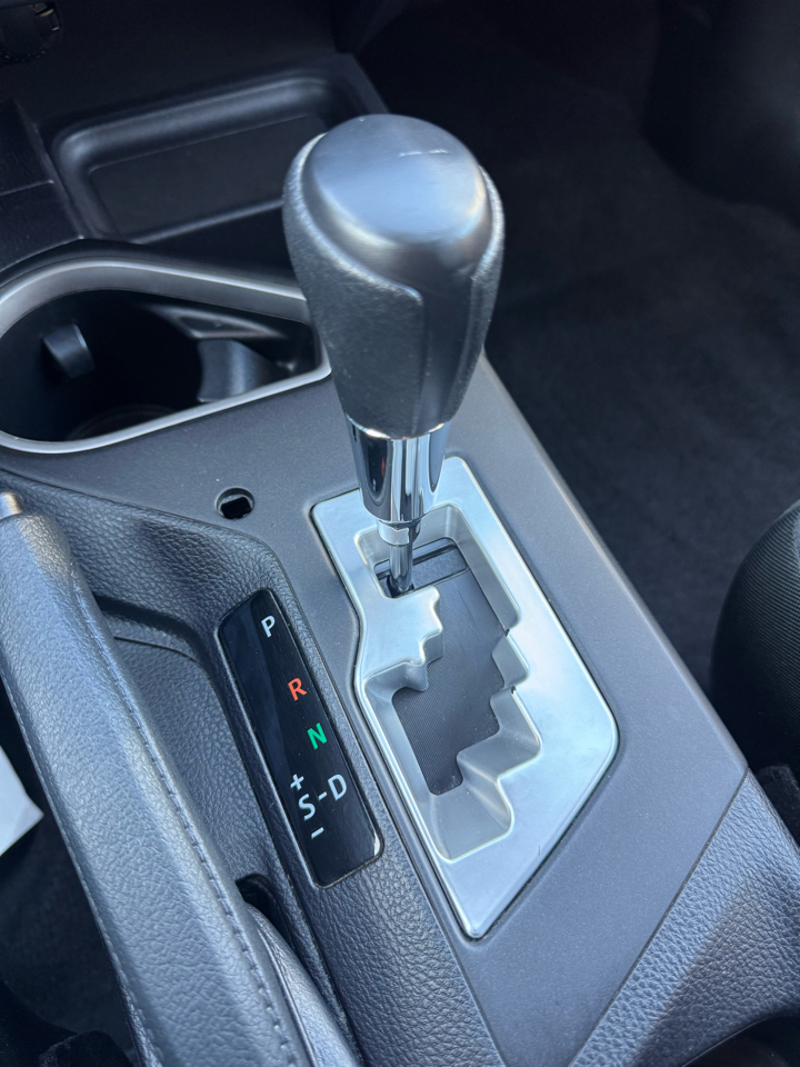 Toyota RAV4 LE FWD 2017