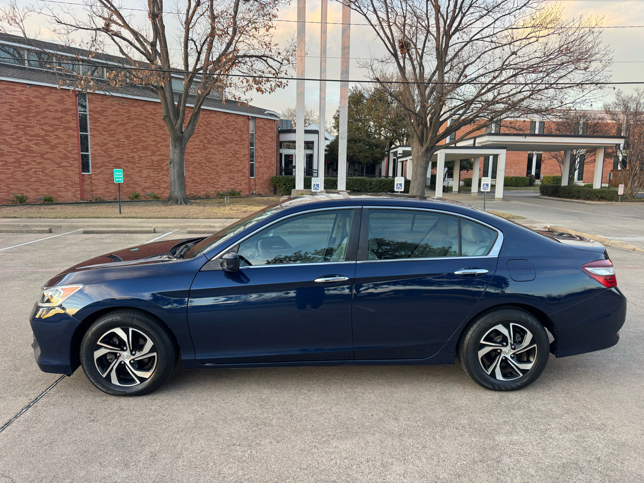 Honda Accord LX Sedan CVT 2016