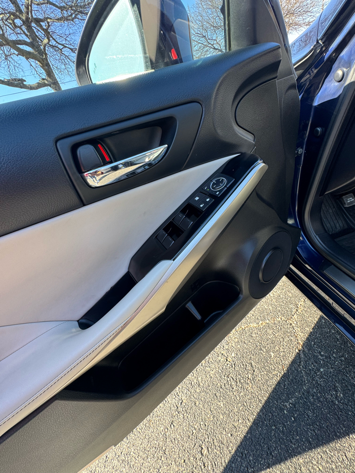 Lexus IS 250 RWD 2014