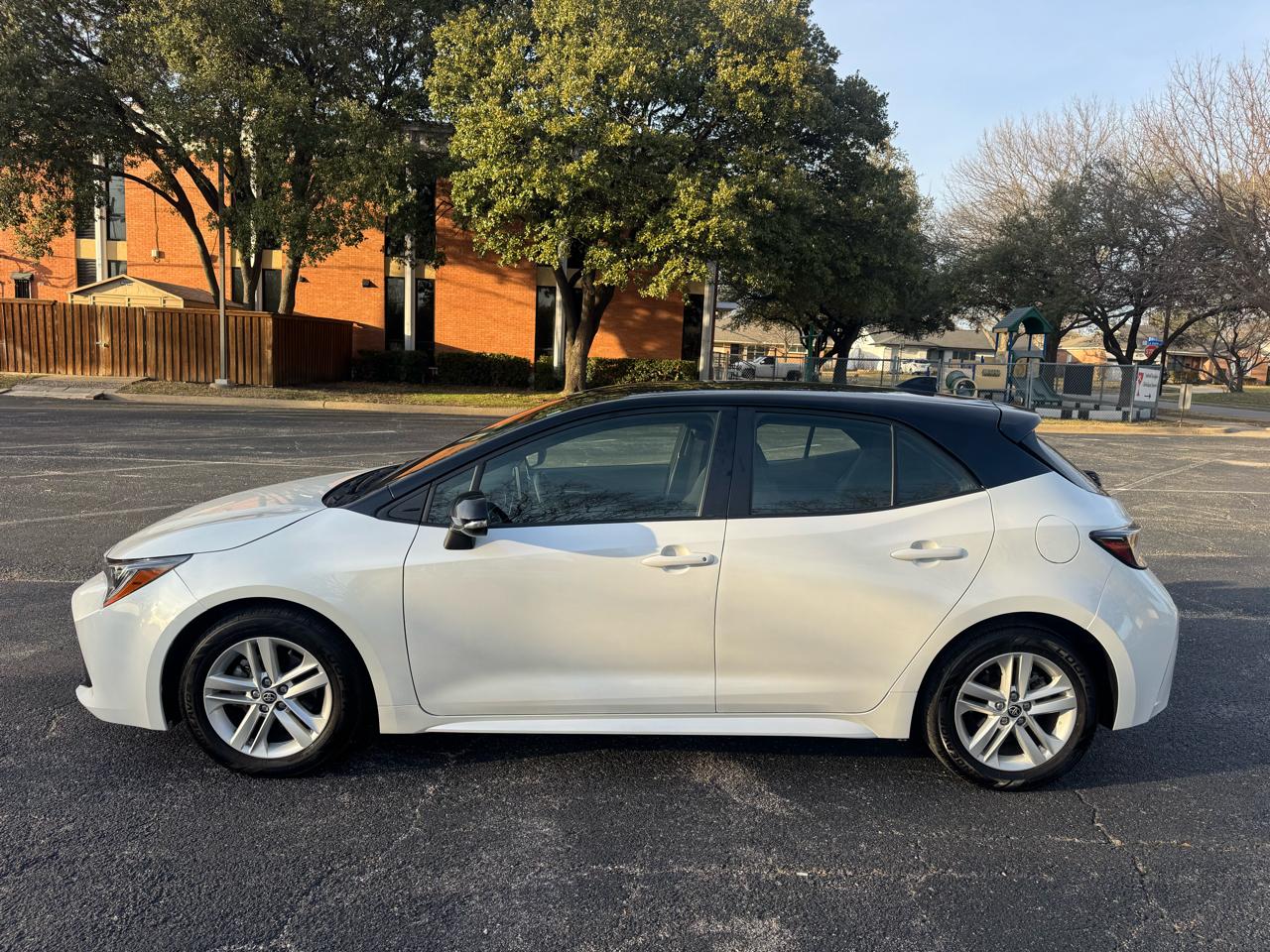 Toyota Corolla SE Hatchback CVT 2022