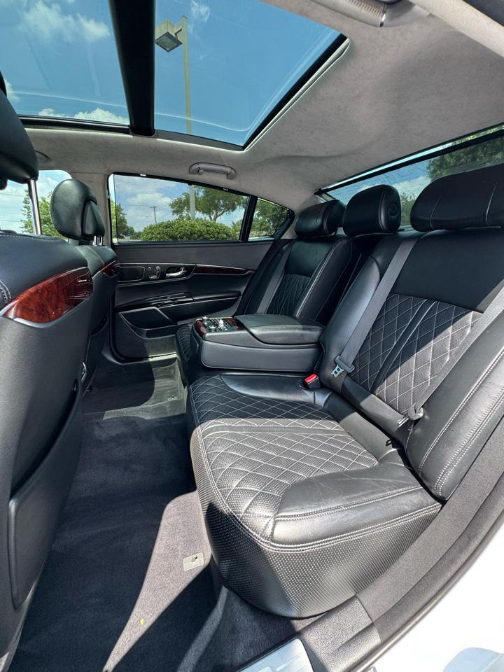 Kia K900 Luxury V8 2017