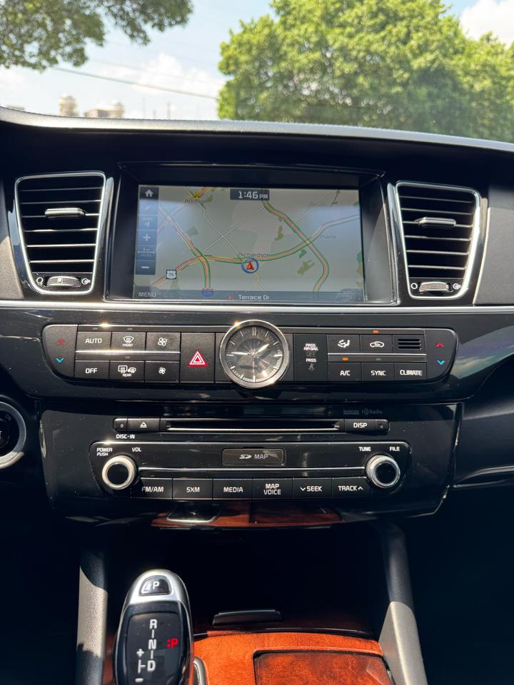 Kia K900 Luxury V8 2017