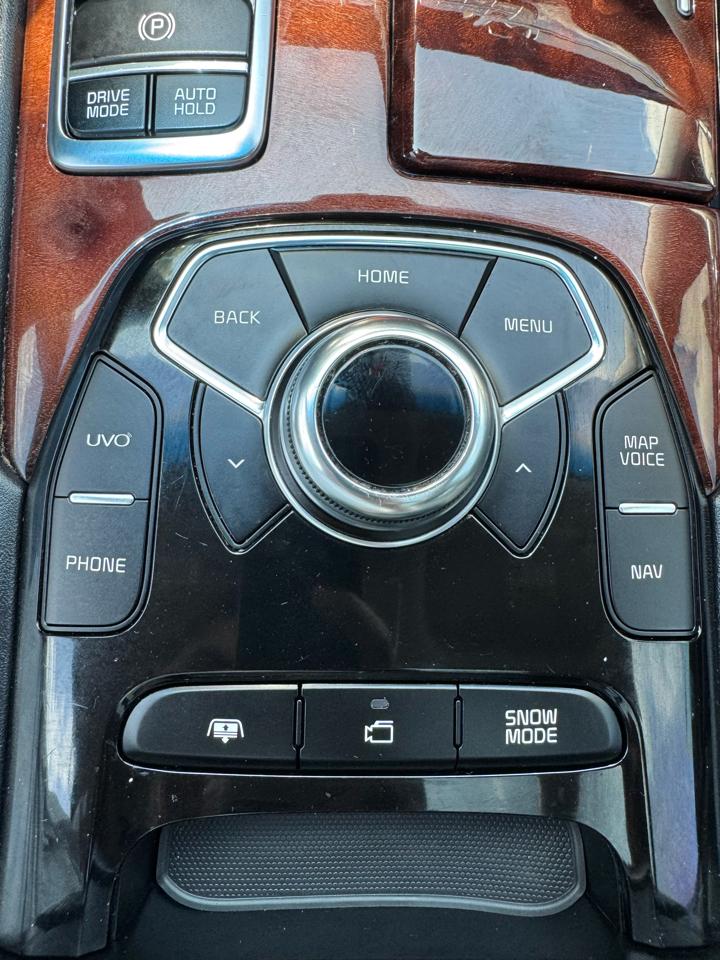 Kia K900 Luxury V8 2017