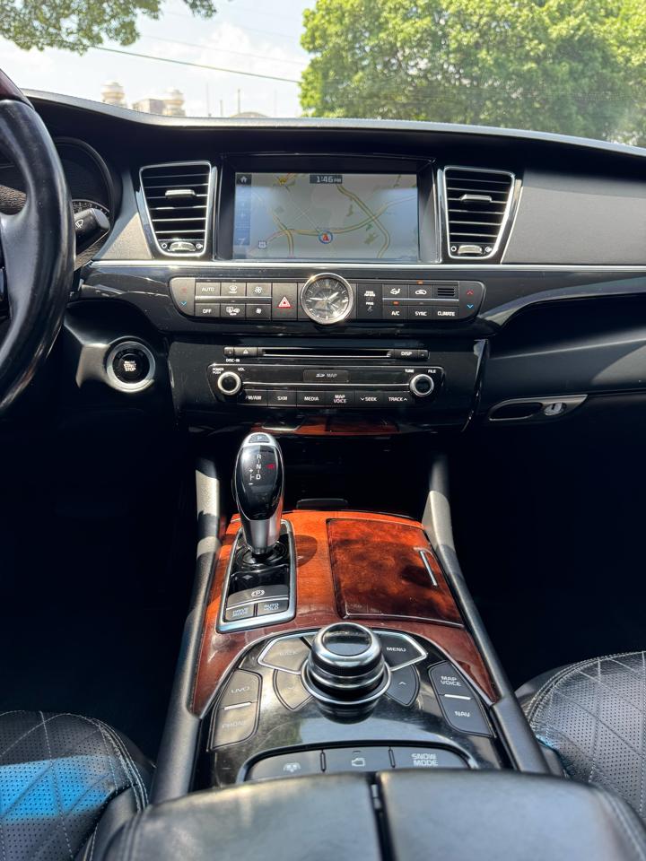 Kia K900 Luxury V8 2017