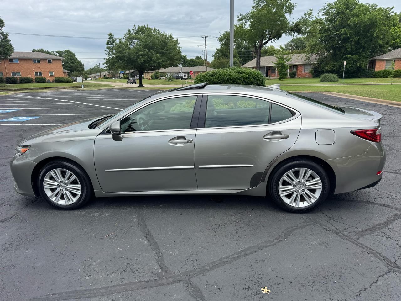 Lexus ES 350 Sedan 2015