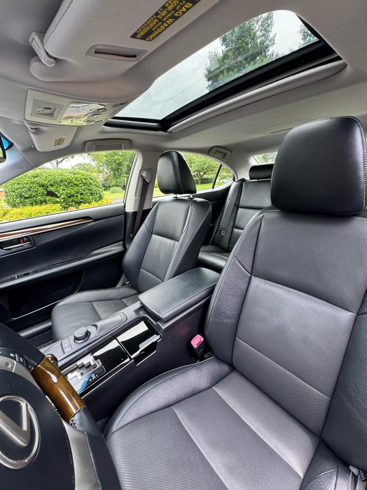 Lexus ES 350 Sedan 2015
