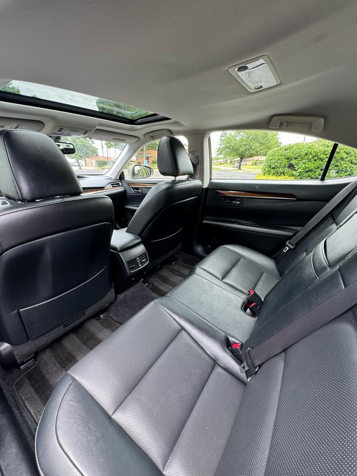 Lexus ES 350 Sedan 2015