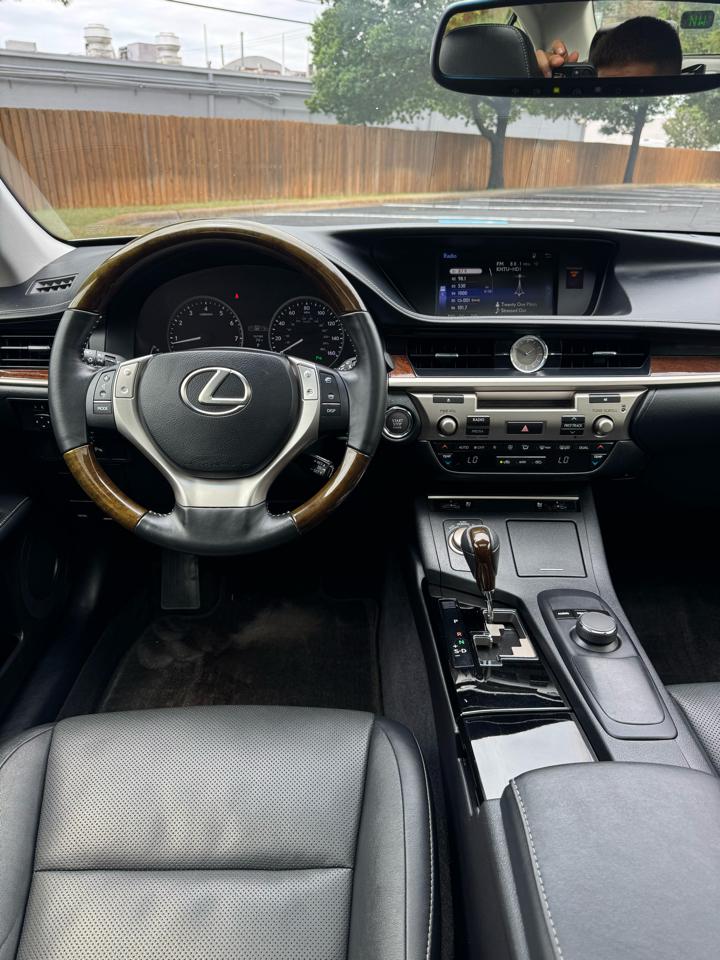 Lexus ES 350 Sedan 2015