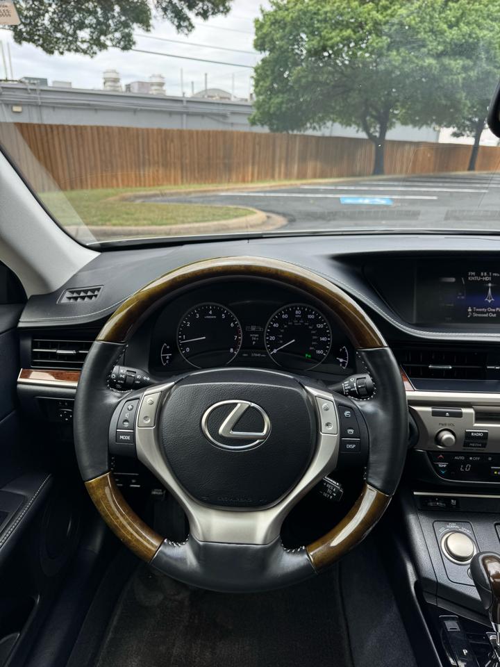 Lexus ES 350 Sedan 2015