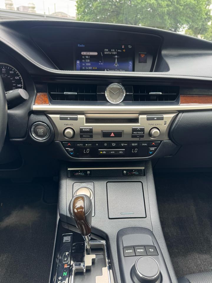 Lexus ES 350 Sedan 2015