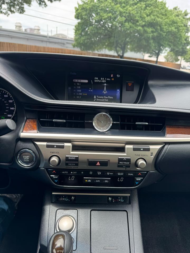 Lexus ES 350 Sedan 2015