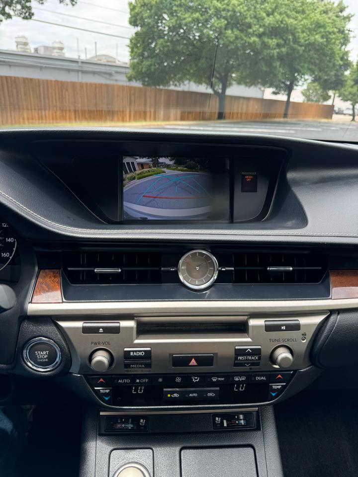 Lexus ES 350 Sedan 2015