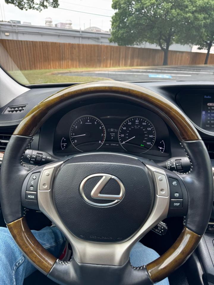 Lexus ES 350 Sedan 2015