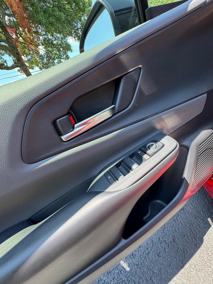 Toyota Prius XLE 2024