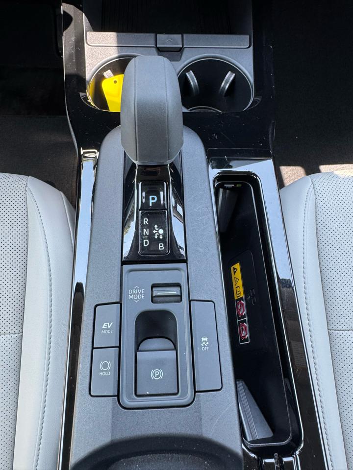 Toyota Prius XLE 2024