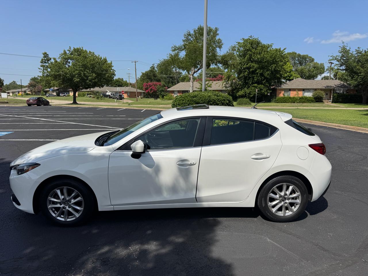 Mazda MAZDA3 i Touring AT 5-Door 2016