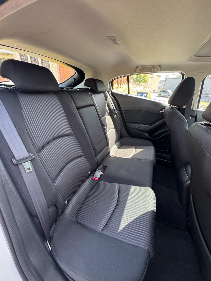 Mazda MAZDA3 i Touring AT 5-Door 2016