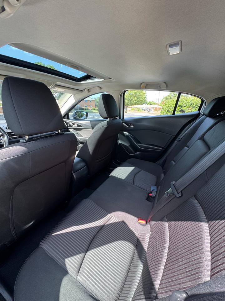 Mazda MAZDA3 i Touring AT 5-Door 2016
