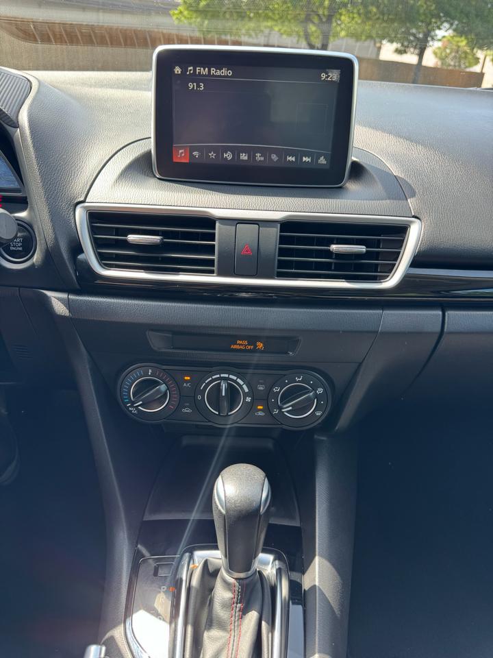 Mazda MAZDA3 i Touring AT 5-Door 2016