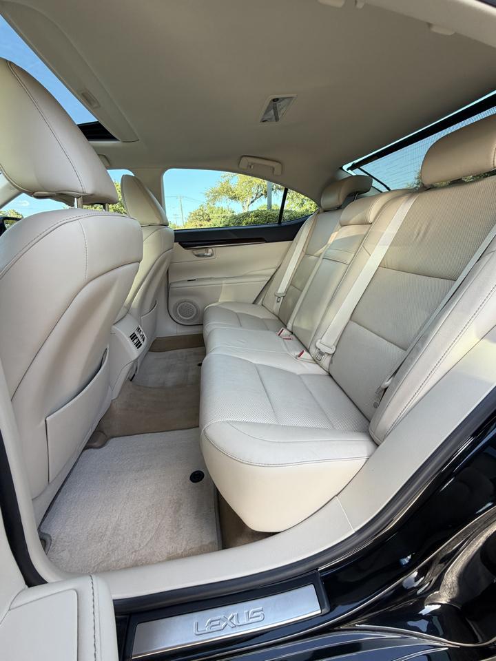 Lexus ES 350 Sedan 2014