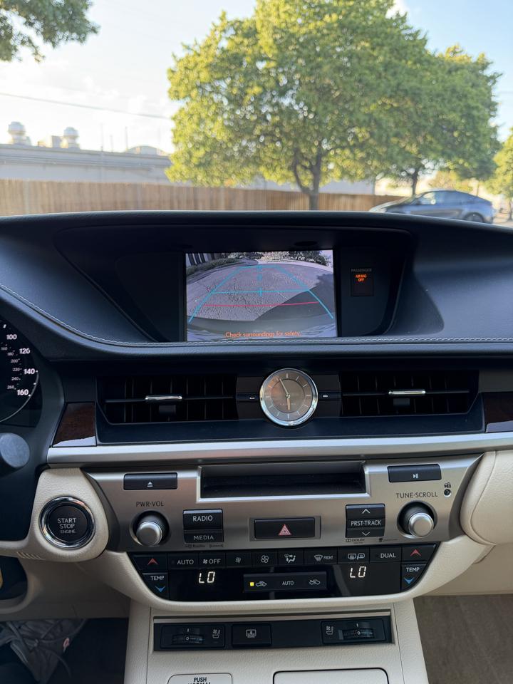 Lexus ES 350 Sedan 2014