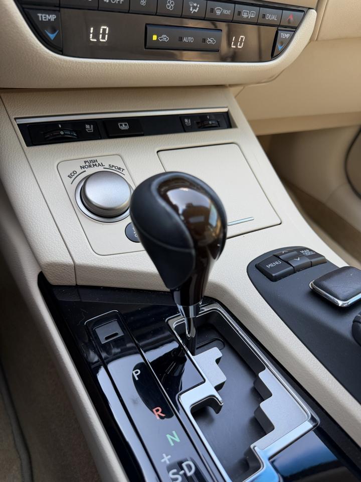 Lexus ES 350 Sedan 2014