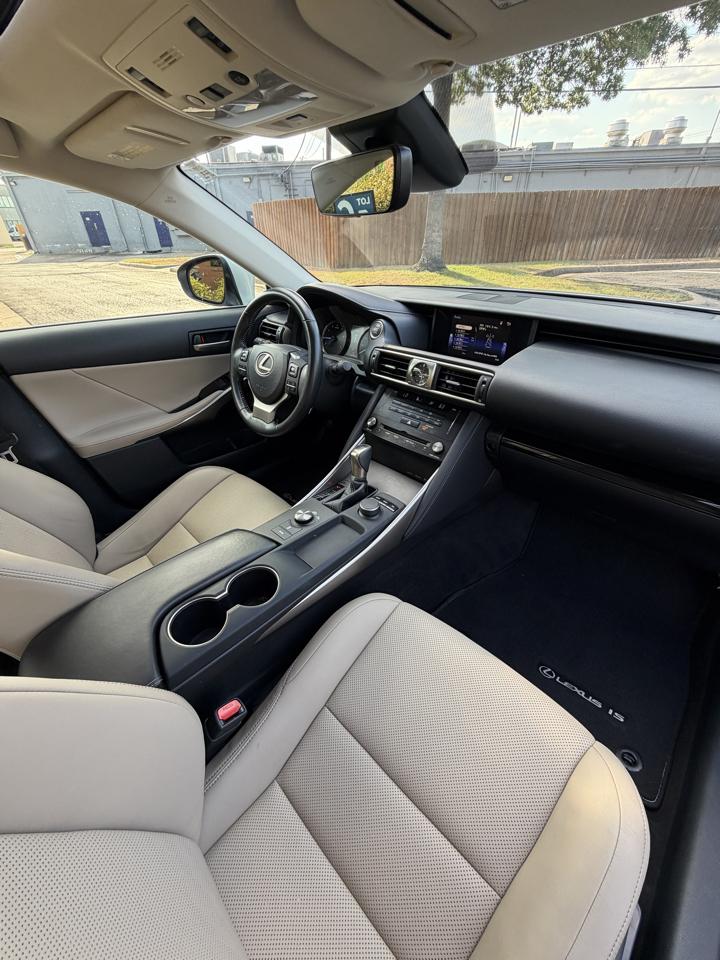 Lexus IS 300 AWD 2018