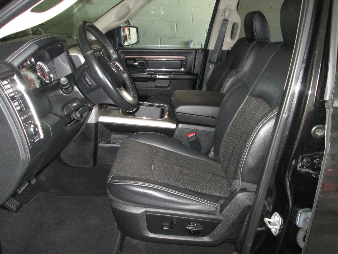 RAM 1500 Laramie Crew Cab SWB 4WD 2018