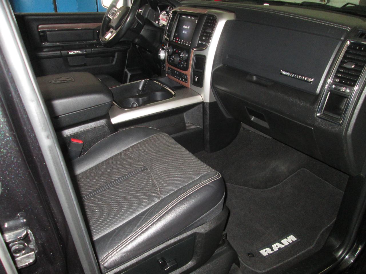 RAM 1500 Laramie Crew Cab SWB 4WD 2018