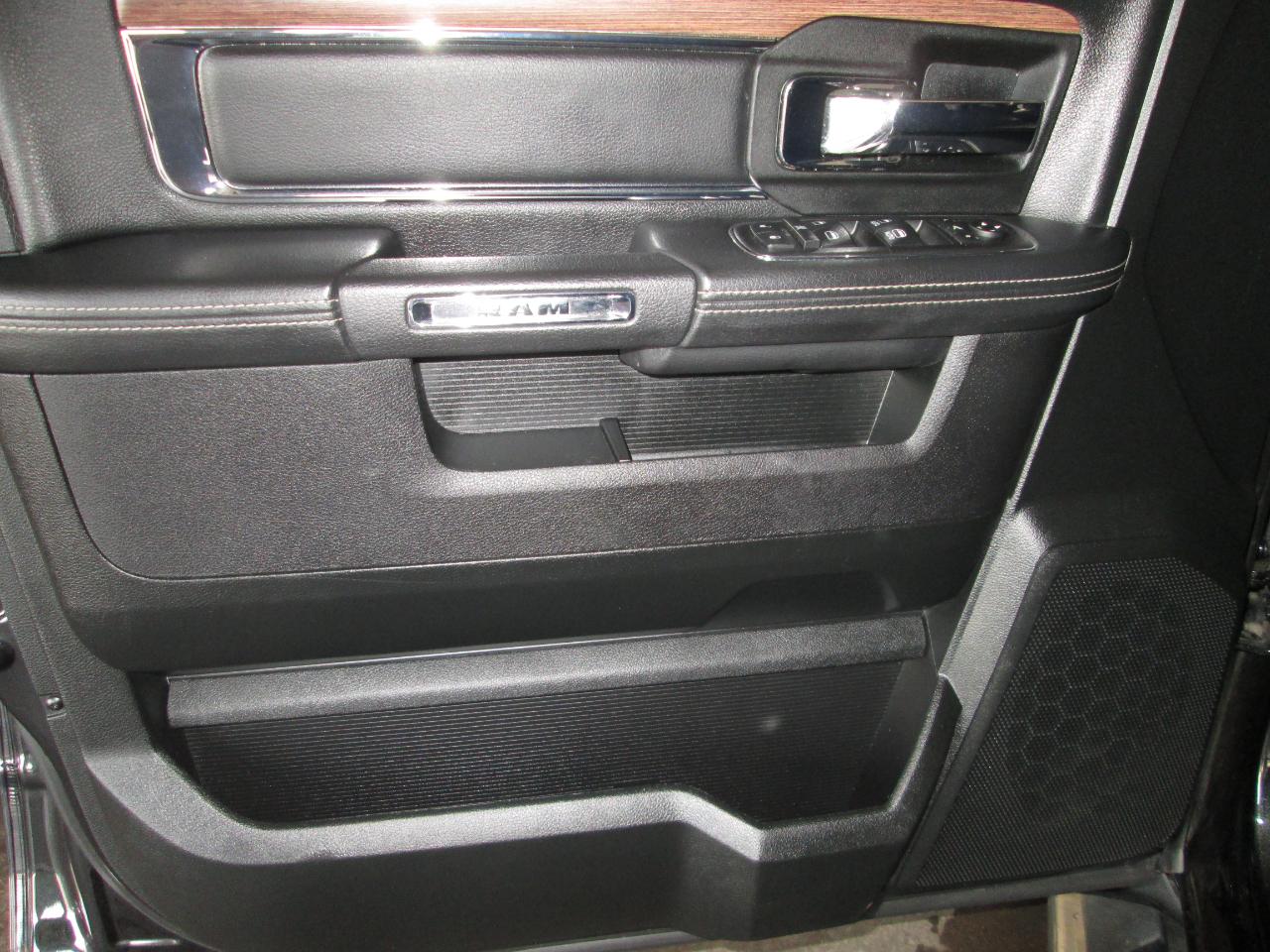 RAM 1500 Laramie Crew Cab SWB 4WD 2018