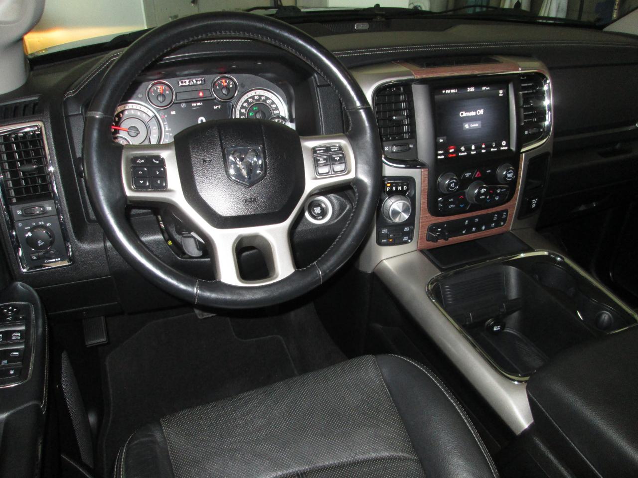 RAM 1500 Laramie Crew Cab SWB 4WD 2018