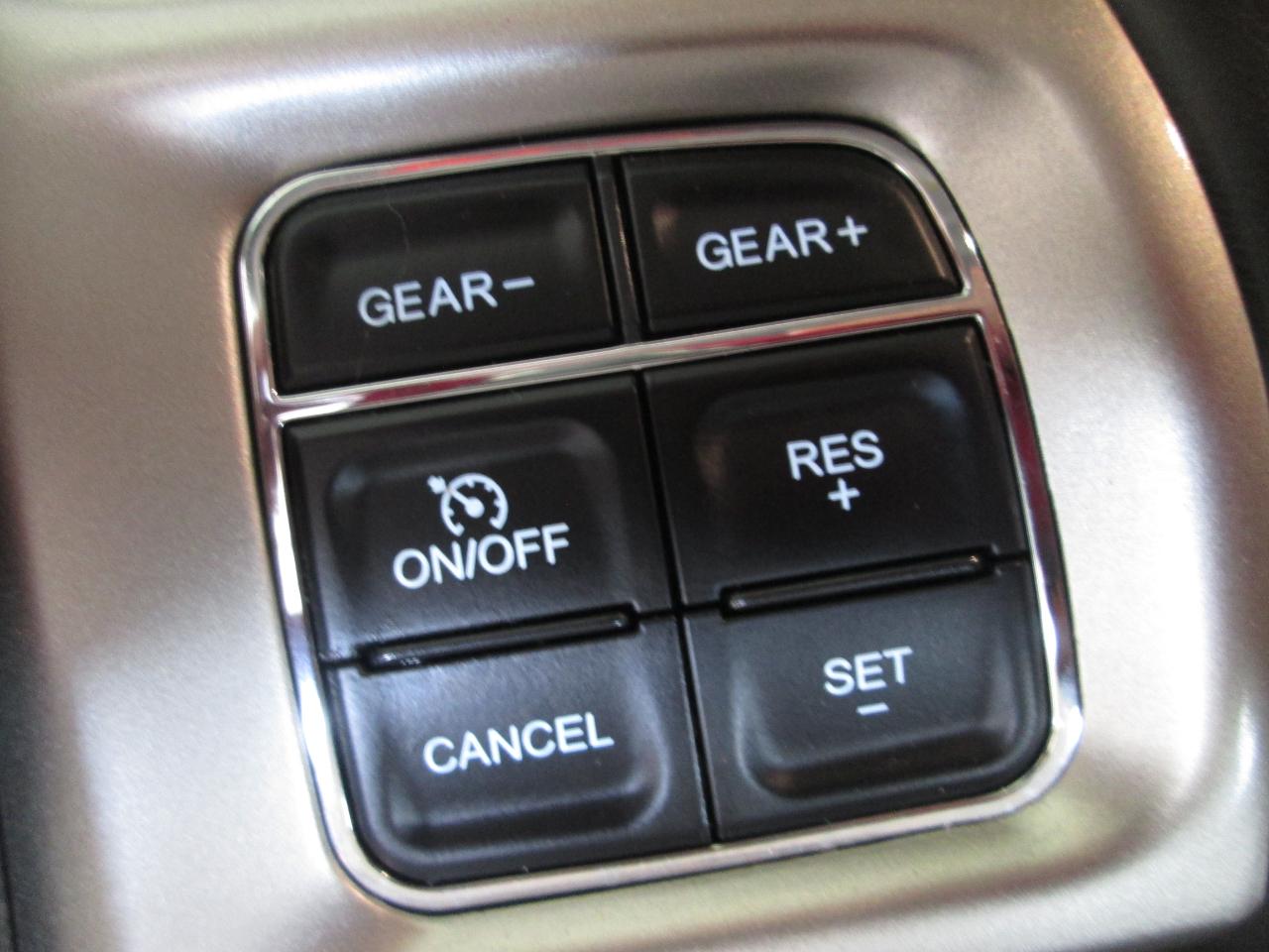 RAM 1500 Laramie Crew Cab SWB 4WD 2018