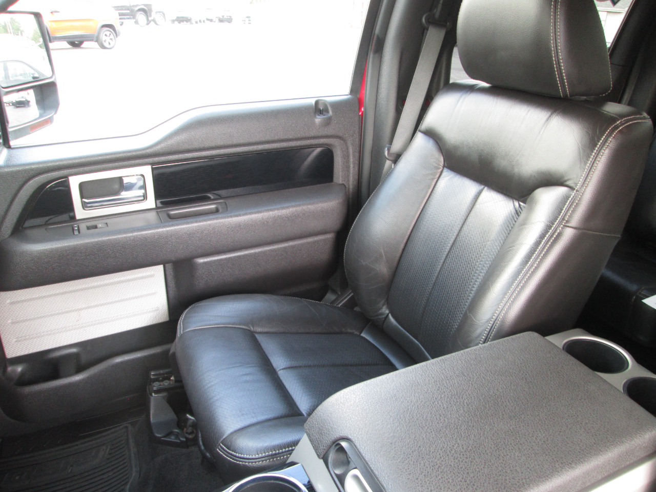 2010 Ford F-150 Lariat photo 30