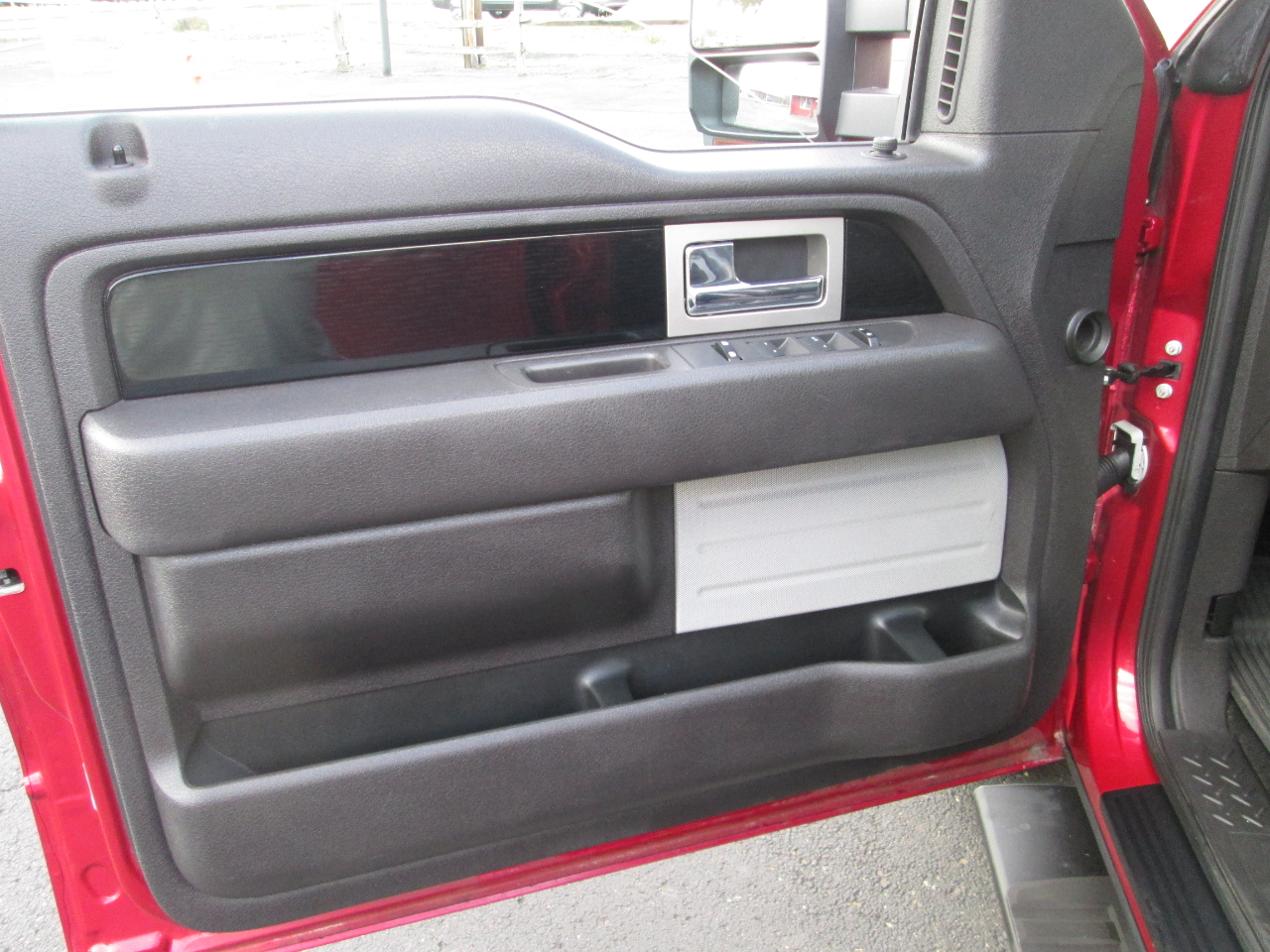 2010 Ford F-150 Lariat photo 38