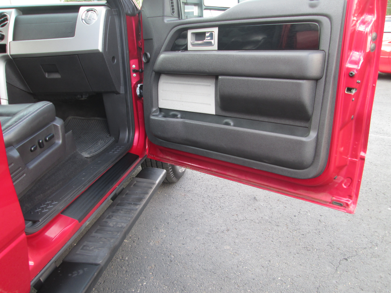 2010 Ford F-150 Lariat photo 39