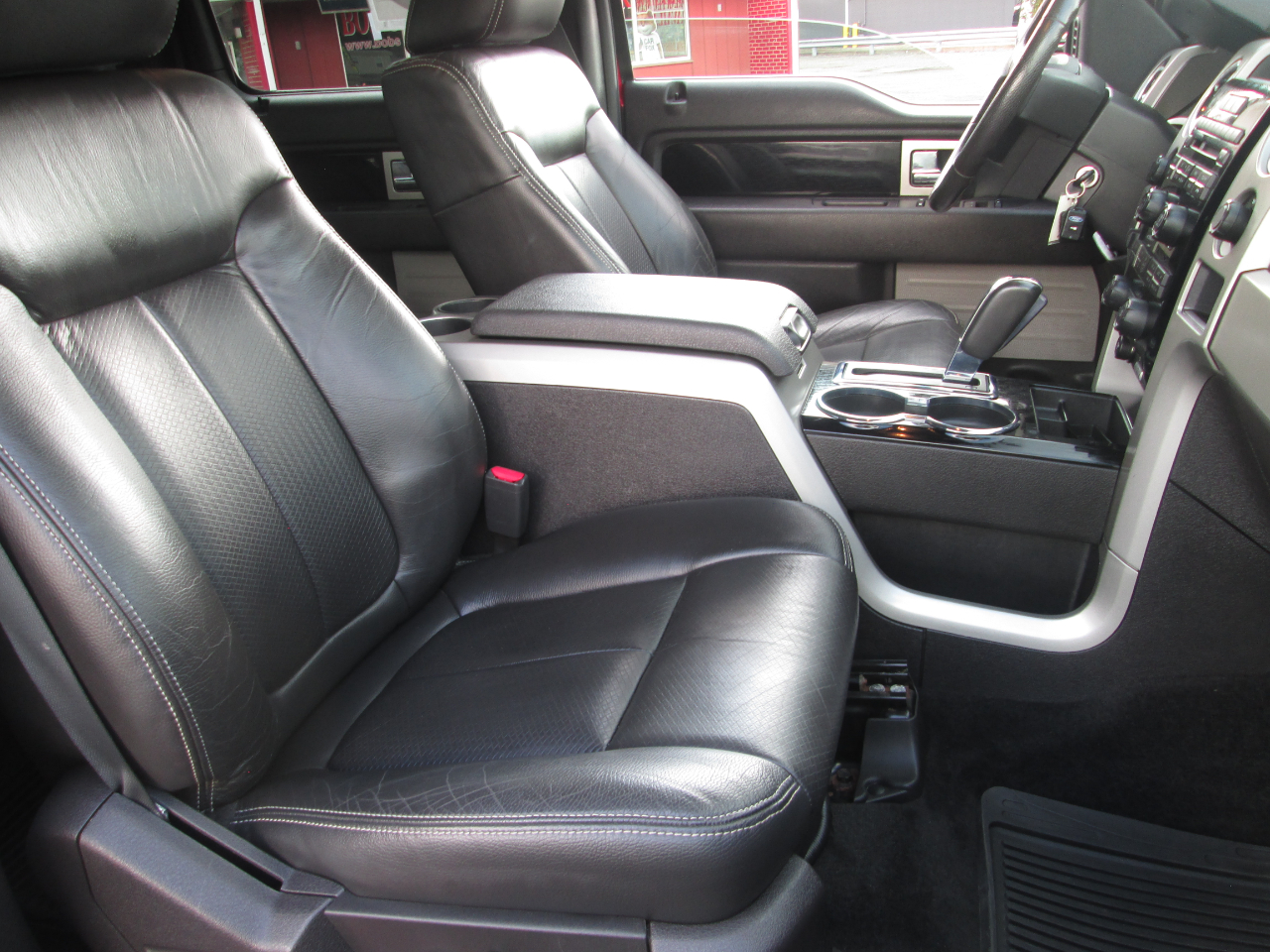 2010 Ford F-150 Lariat photo 42