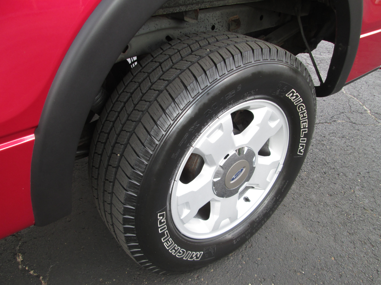 2010 Ford F-150 Lariat photo 52