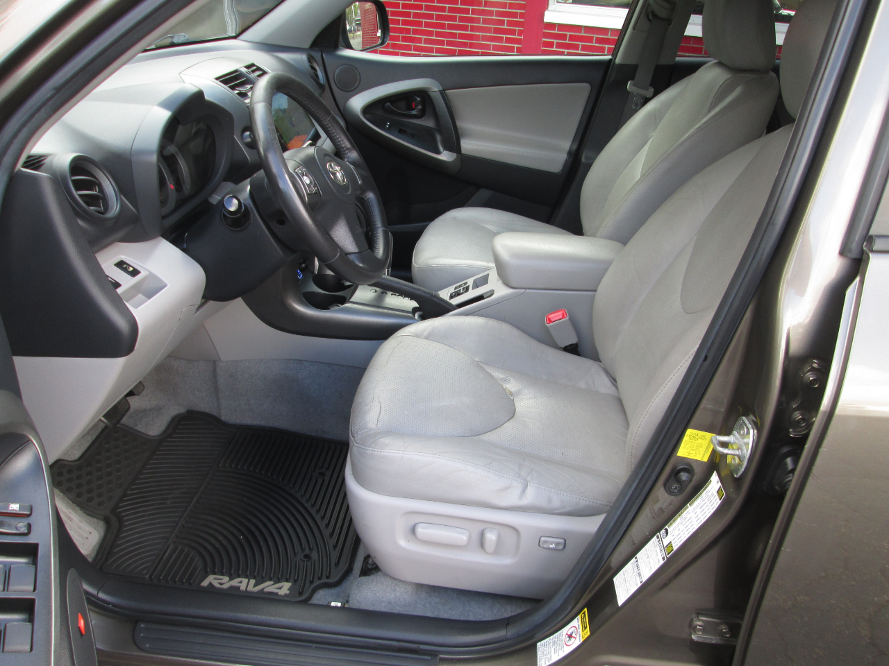 2011 Toyota RAV4 Limited photo 3