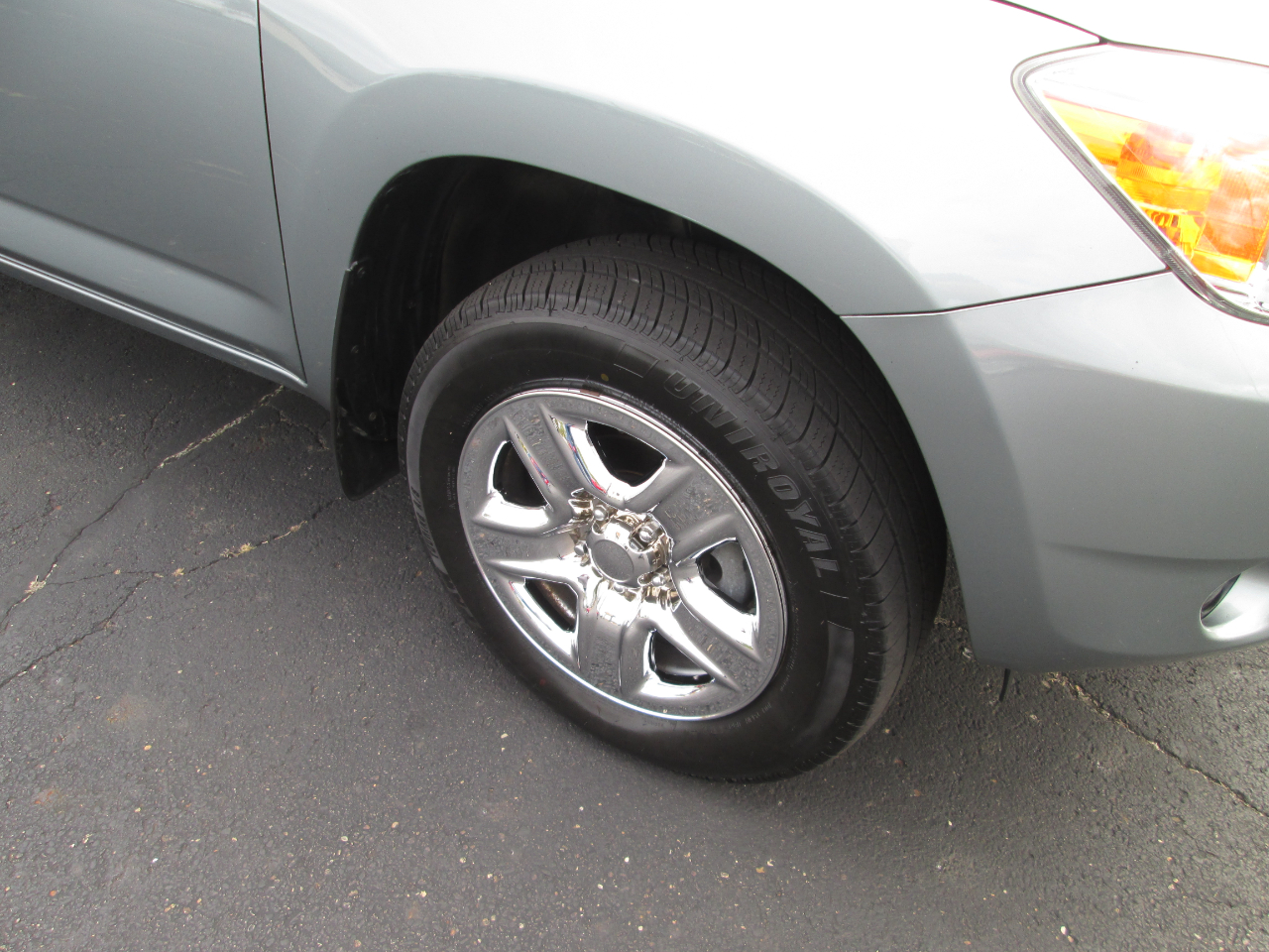 Toyota RAV4 Base I4 4WD 2008 Toyota RAV4 Base I4 4WD 2008