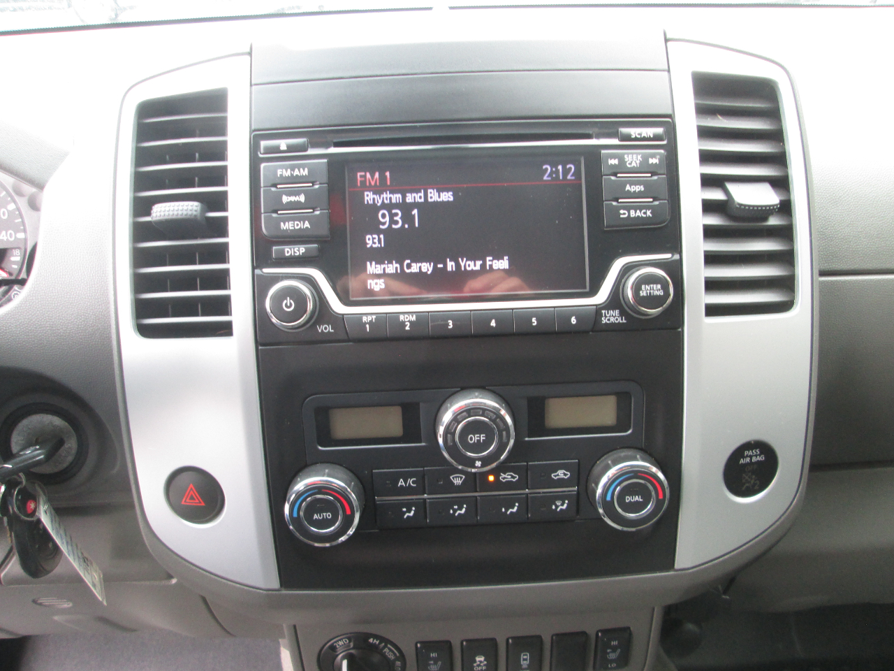 Nissan Frontier SV Crew Cab 5AT 4WD 2015