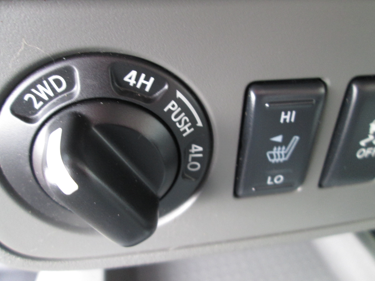 Nissan Frontier SV Crew Cab 5AT 4WD 2015