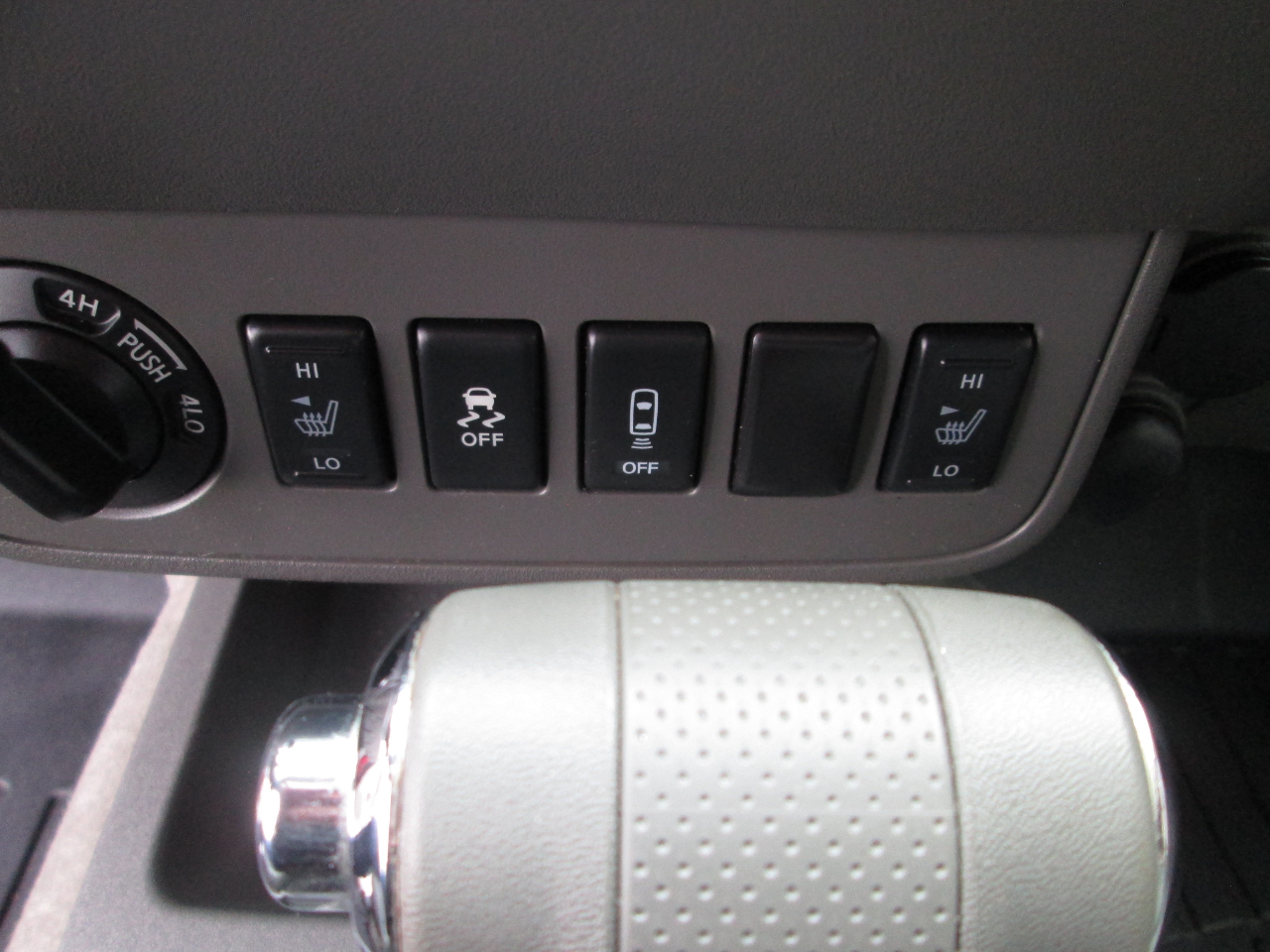 Nissan Frontier SV Crew Cab 5AT 4WD 2015