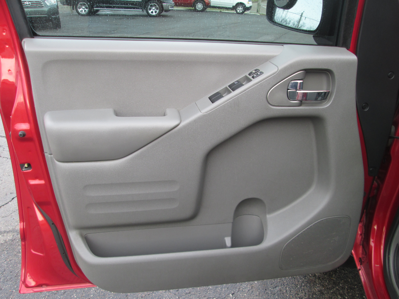 Nissan Frontier SV Crew Cab 5AT 4WD 2015