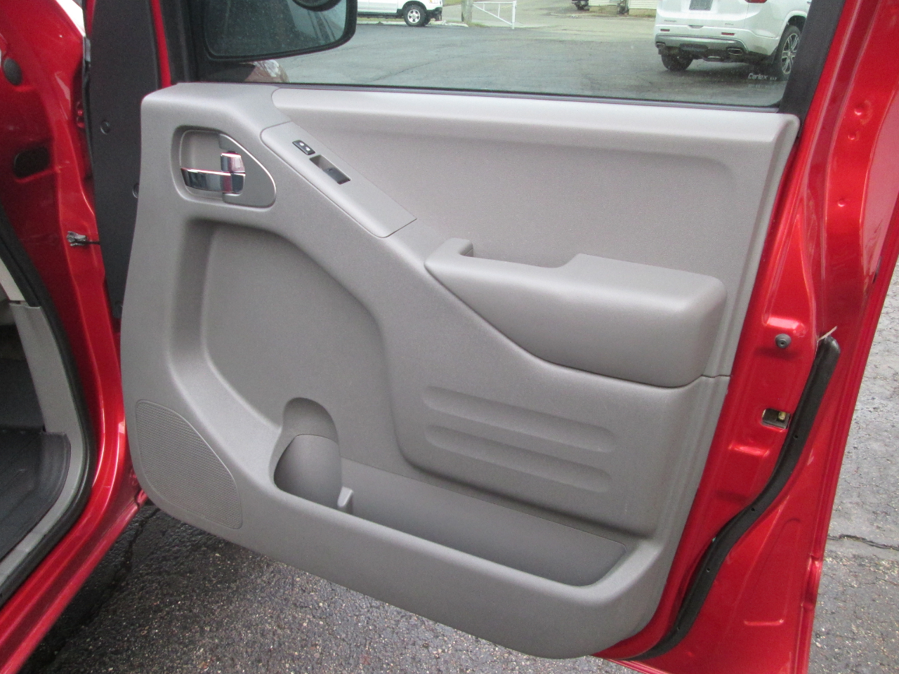 Nissan Frontier SV Crew Cab 5AT 4WD 2015